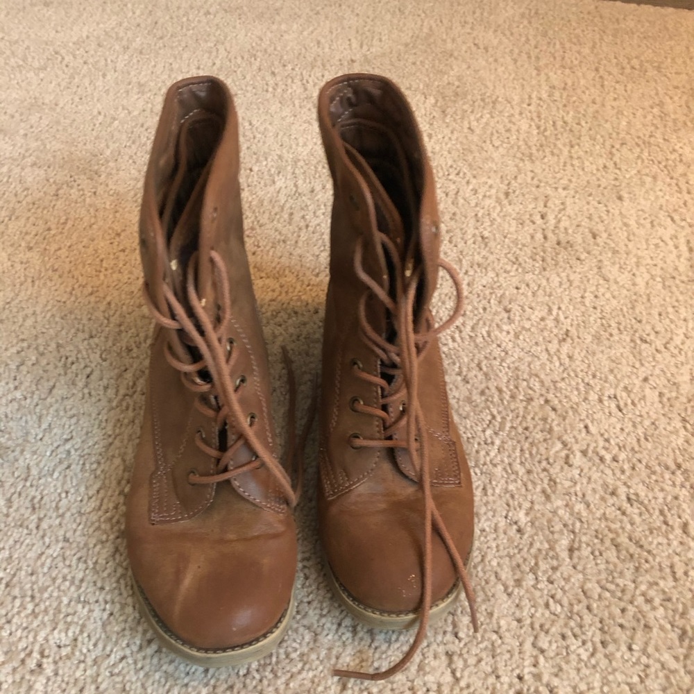 combat boots